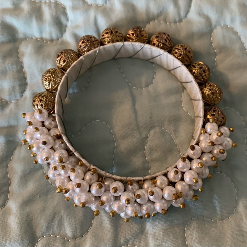 Unique Pearl & Gold colored Bracelet